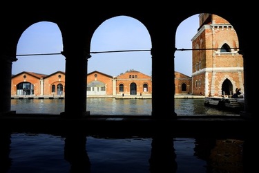 BIENNALE DI VENEZIA Arti Contemporanee Arsenale. Fotografie di Giulio Azzarello &copy;2020.
