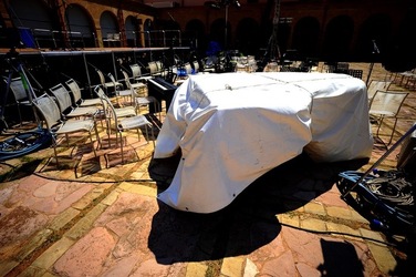 BACKSTAGE fotografie di Giulio Azzarello ©2020.