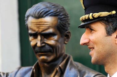 CAMILLERI e MONTALBANO a Porto Empedocle Agrigento . Fotografie di Giulio Azzarello ©2014. CAMILLERI e MONTALBANO a Porto Empedocle Agrigento . Fotografie di Giulio Azzarello ©2014.