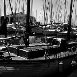 VELA fotografie di Giulio Azzarello ©2021. VELA fotografie di Giulio Azzarello ©2021.