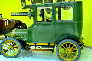MUSEO ENZO FERRARI di Modena. Fotografie di Giulio Azzarello &copy;2016.