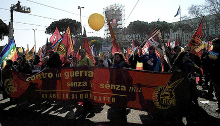 MANIFESTAZIONE per la PACE. Fotografie di Giulio Azzarello ©2014. MANIFESTAZIONE per la PACE. Fotografie di Giulio Azzarello ©2014.