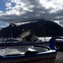 MONDELLO. Fotografe di Giulio Azzarello &copy;2023.