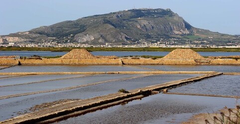 LE SALINE di Trapani in Sicilia. Fotografie di Giulio Azzarello ©2014. LE SALINE di Trapani in Sicilia. Fotografie di Giulio Azzarello ©2014.