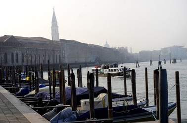 VENEZIA fotografie di Giulio Azzarello ©2020. VENEZIA fotografie di Giulio Azzarello ©2020.