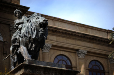 TEATRO Massimo di Palermo visioni panoramiche e particolari. Fotografie di Giulio Azzarello ©2014. TEATRO Massimo di Palermo visioni panoramiche e particolari. Fotografie di Giulio Azzarello ©2014.