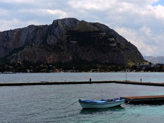 MONDELLO fotografie di Giulio Azzarello &copy;2020.