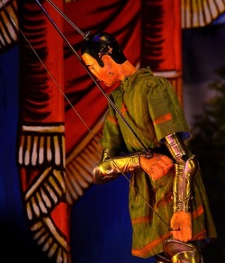 OPERA dei PUPI di Mimmo e Giacomo Cuticchio. Fotografia di Giulio Azzarello ©2020. OPERA dei PUPI di Mimmo e Giacomo Cuticchio. Fotografia di Giulio Azzarello ©2020.