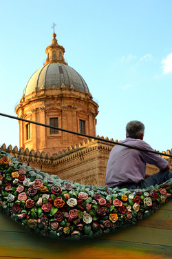 SANTA ROSALIA il festino della patrona di Palermo alcuni momenti. Fotografie di Giulio Azzarello ©2014. SANTA ROSALIA il festino della patrona di Palermo alcuni momenti. Fotografie di Giulio Azzarello ©2014.