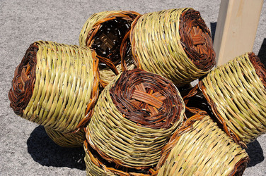 CESTO tipico tradizionale siciliano impagliato. Fotografie di Giulio Azzarello &copy;2014.