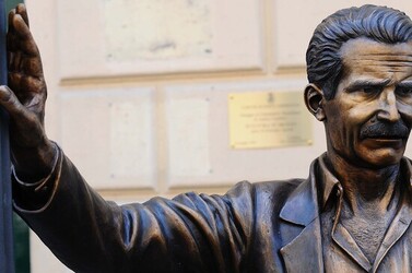 CAMILLERI e MONTALBANO a Porto Empedocle Agrigento . Fotografie di Giulio Azzarello ©2014. CAMILLERI e MONTALBANO a Porto Empedocle Agrigento . Fotografie di Giulio Azzarello ©2014.