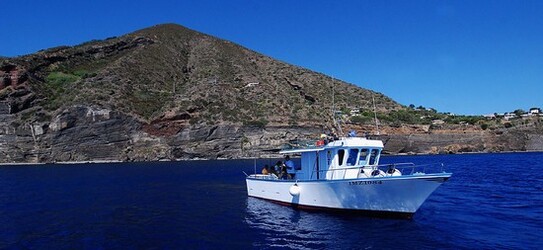 ISOLA DI SALINA arcipelago delle Eolie in Sicilia. Fotografie di Giulio Azzarello ©2014. ISOLA DI SALINA arcipelago delle Eolie in Sicilia. Fotografie di Giulio Azzarello ©2014.