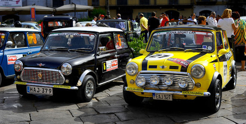 RADUNO di auto classiche MiniCooper. Fotografie di Giulio Azzarello &copy;2016.