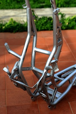 TELAIO. Fotografie di Giulio Azzarello ©2023. TELAIO. Fotografie di Giulio Azzarello ©2023.