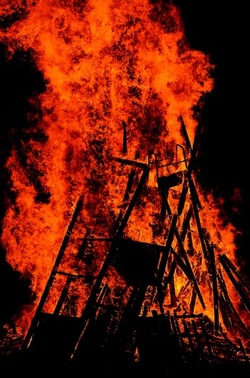 LA VAMPA DI SAN GIUSEPPE a Palermo. Fotografie di Giulio Azzarello ©2018. LA VAMPA DI SAN GIUSEPPE a Palermo. Fotografie di Giulio Azzarello ©2018.