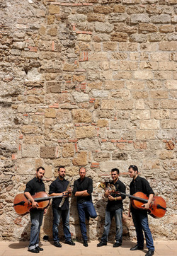 GIACOMO CUTICCHIO e il suo ensemble musicale. Fotografie di Giulio Azzarello &copy;2014.