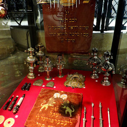 LA SINAGOGA di CRACOVIA. Fotografie di Giulio Azzarello ©2016. LA SINAGOGA di CRACOVIA. Fotografie di Giulio Azzarello ©2016.