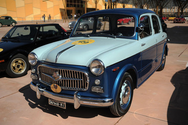 AUTO CLASSICHE ovvero la loro modernit&agrave; in mostra con tanti modelli del passato. Fotografie di Giulio Azzarello &copy;2014.