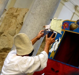 BRUNO LEONE Pulcinella. Fotografie di Giulio Azzarello ©2020. BRUNO LEONE Pulcinella. Fotografie di Giulio Azzarello ©2020.