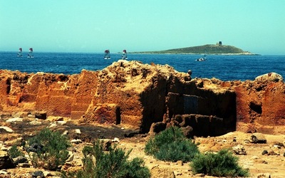 SCOGLIERA ROSSA fotografie di Giulio Azzarello &copy;2021.