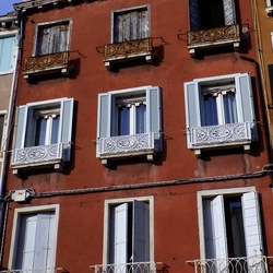 VENEZIA fotografie di Giulio Azzarello &copy;2022.