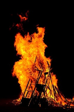 LA VAMPA DI SAN GIUSEPPE a Palermo. Fotografie di Giulio Azzarello ©2018. LA VAMPA DI SAN GIUSEPPE a Palermo. Fotografie di Giulio Azzarello ©2018.