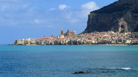 CEFALU e il suo Duomo in Sicilia. Fotografie di Giulio Azzarello &copy;2014.