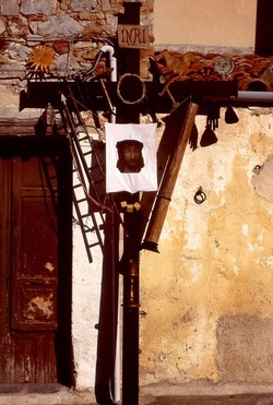 LA CERCA tradizioni in Sicilia. Fotografie di Giulio Azzarello ©1996 2021. LA CERCA tradizioni in Sicilia. Fotografie di Giulio Azzarello ©1996 2021.