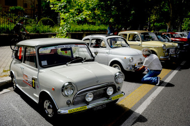 RADUNO di auto classiche MiniCooper. Fotografie di Giulio Azzarello &copy;2016.