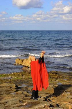 SARA FAVARO attrice e scrittrice italiana. Fotografie di Giulio Azzarello &copy;2015 2016.