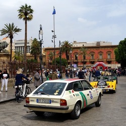 RADUNO AUTO CLASSICHE. Fotografie di Giulio Azzarello &copy;2022.