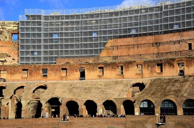 COLOSSEO Roma. Fotografie di Giulio Azzarello ©2020. COLOSSEO Roma. Fotografie di Giulio Azzarello ©2020.