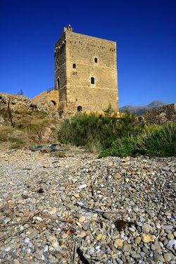 CASTELLO di Campofelice di Roccella. Fotografie di Giulio Azzarello &copy;2020.