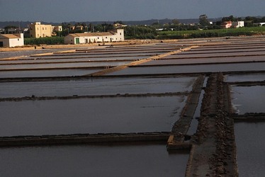 LE SALINE di Trapani in Sicilia. Fotografie di Giulio Azzarello ©2014. LE SALINE di Trapani in Sicilia. Fotografie di Giulio Azzarello ©2014.