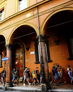 BOLOGNA centro storico. Fotografie di Giulio Azzarello &copy;2018.