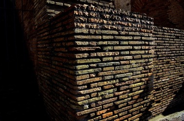 COLOSSEO Roma. Fotografie di Giulio Azzarello ©2020. COLOSSEO Roma. Fotografie di Giulio Azzarello ©2020.