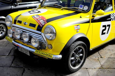 RADUNO di auto classiche MiniCooper. Fotografie di Giulio Azzarello &copy;2016.