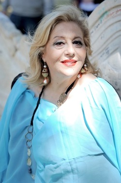 SARA FAVARO attrice e poetessa siciliana. Fotografie di Giulio Azzarello &copy;2018.