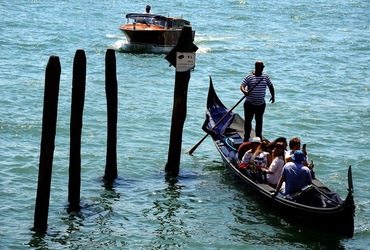 VENEZIA fotografie di Giulio Azzarello &copy;2019.
