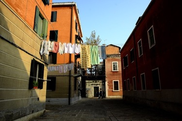 VENEZIA fotografie di Giulio Azzarello ©2020. VENEZIA fotografie di Giulio Azzarello ©2020.