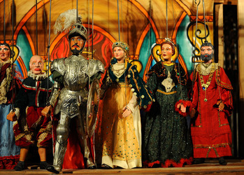 TRADIZIONI IN VIAGGIO mostra di pupi di Mimmo Cuticchio. Fotografie di Giulio Azzarello &copy;2014.