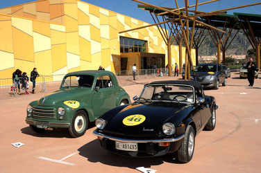 AUTO CLASSICHE ovvero la loro modernit&agrave; in mostra con tanti modelli del passato. Fotografie di Giulio Azzarello &copy;2014.