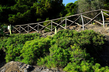 ISOLA DI USTICA il paese. Fotografie di Giulio Azzarello ©2016. ISOLA DI USTICA il paese. Fotografie di Giulio Azzarello ©2016.