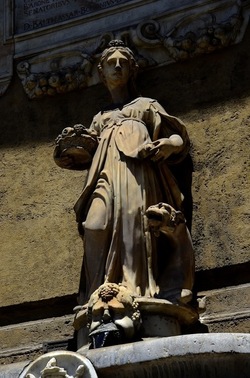 CENTRO STORICO di PALERMO fotografie di Giulio Azzarello &copy;2019.