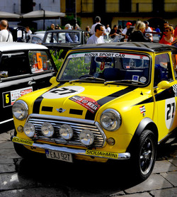 RADUNO di auto classiche MiniCooper. Fotografie di Giulio Azzarello &copy;2016.