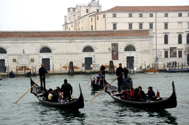 BIENNALE di VENEZIA 2017 la citt&agrave; particolari. Fotografie di Giulio Azzarello &copy;2018.