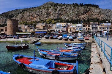 MONDELLO in Sicilia a Palermo. Fotografie di Giulio Azzarello ©2014.