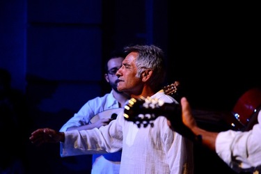 SERENATA fotografie di Giulio Azzarello ©2020. SERENATA fotografie di Giulio Azzarello ©2020.