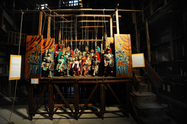 TRADIZIONI IN VIAGGIO mostra di pupi di Mimmo Cuticchio. Fotografie di Giulio Azzarello &copy;2014.