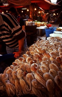 VUCCIRIA anni 90. Fotografie di Giulio Azzarello ©2022. VUCCIRIA anni 90. Fotografie di Giulio Azzarello ©2022.